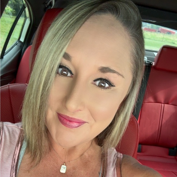 Meet your buyer/seller - Picture 2 of 3